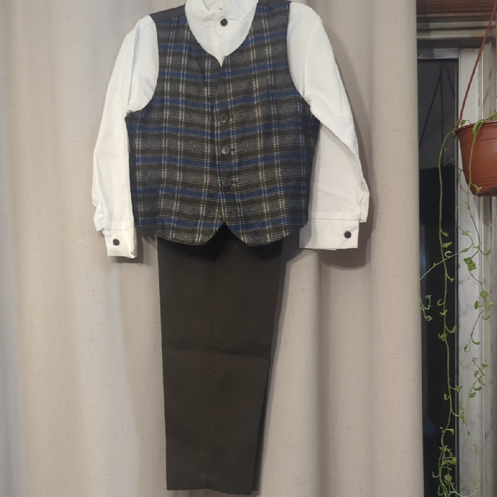 Tion Design Boyswear Label in Blue and White